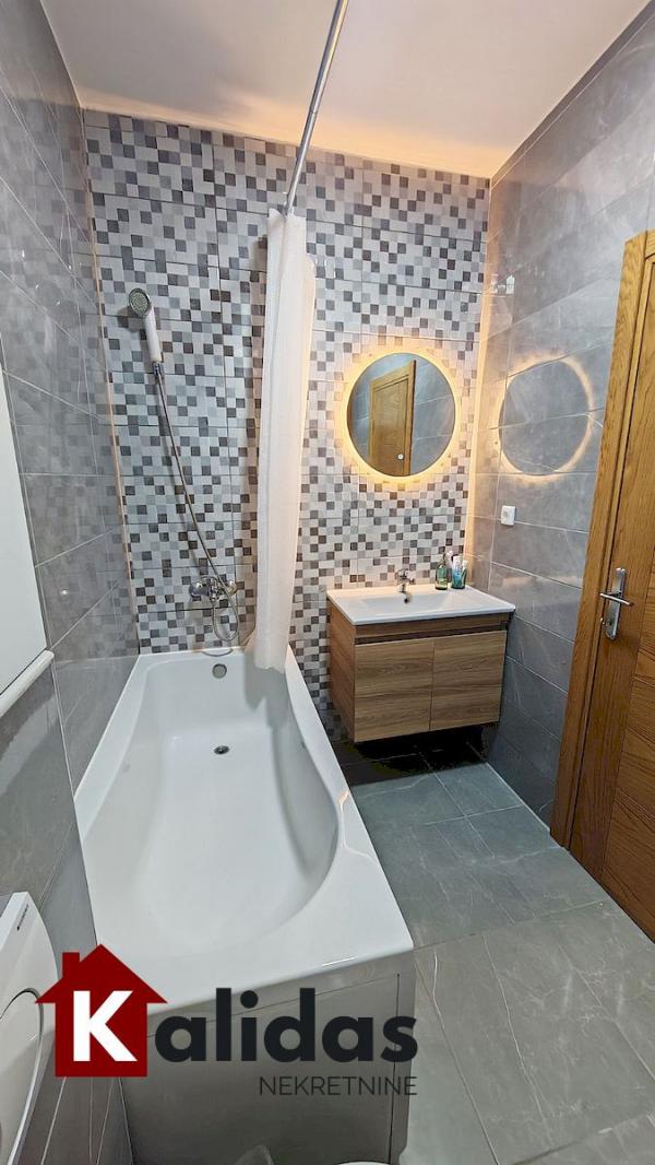 Slika 8 - Stan,NOVI SAD,ADICE,kv: 42, € 127200, ID: 1008565