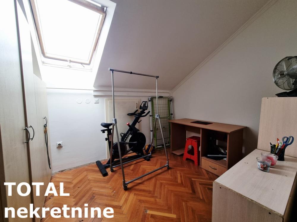 Slika 4 - Stan,NOVI SAD,BULEVAR,kv: 29.00, € 90000, ID: 1101499