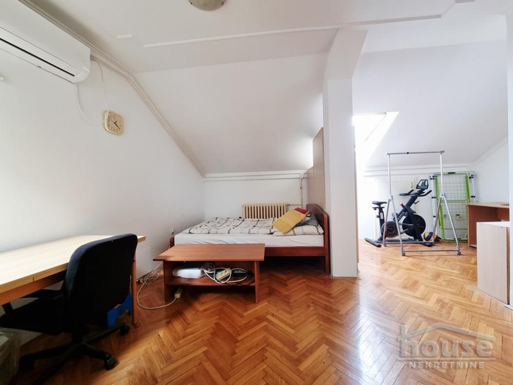 Glavna slika -Stan,NOVI SAD,BULEVAR,kv: 29.00, € 90000, ID: 1064651