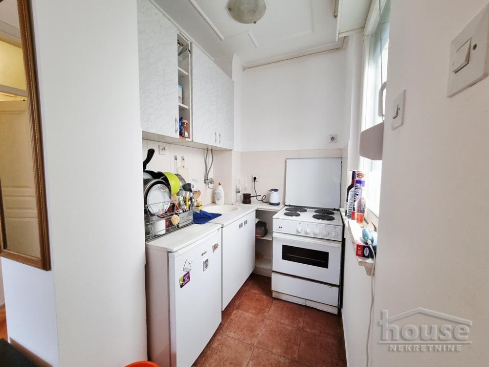 Slika 4 - Stan,NOVI SAD,BULEVAR,kv: 29.00, € 90000, ID: 1064651