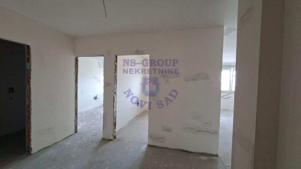 Slika 4 - Trosoban, 60m2, Adice Novi Sad, sa terasom, ima lift