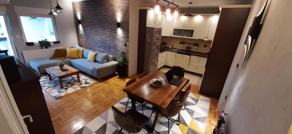 Glavna slika -Dvoiposoban stan na Novoj detelinari