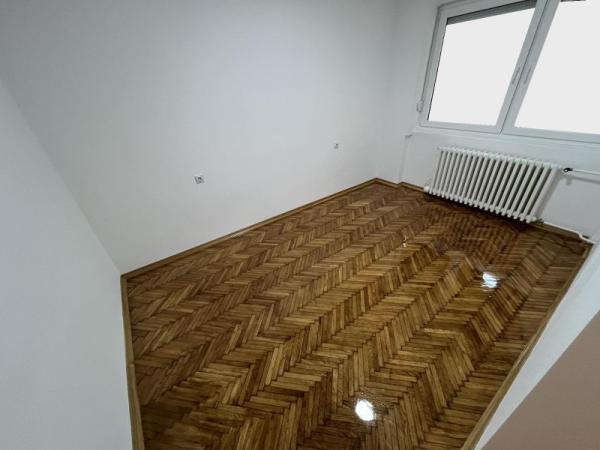 Slika 9 - Stan,NOVI SAD,GRBAVICA,kv: 52, € 144200, ID: 1019159