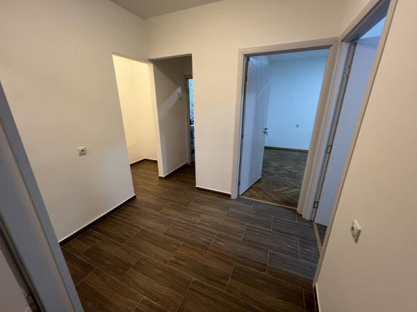 Slika 5 - Stan,NOVI SAD,GRBAVICA,kv: 52, € 144200, ID: 1019159