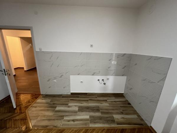 Slika 2 - Stan,NOVI SAD,GRBAVICA,kv: 52, € 144200, ID: 1019159