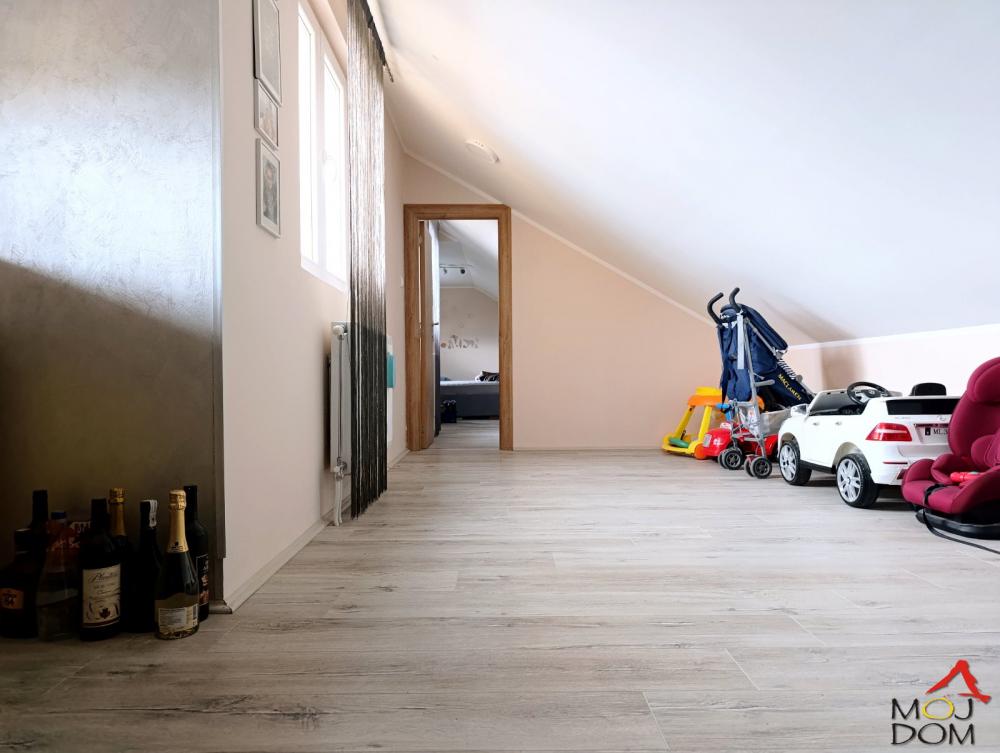 Slika 11 - Stan,NOVI SAD,ADICE,kv: 78, € 133900, ID: 1030676