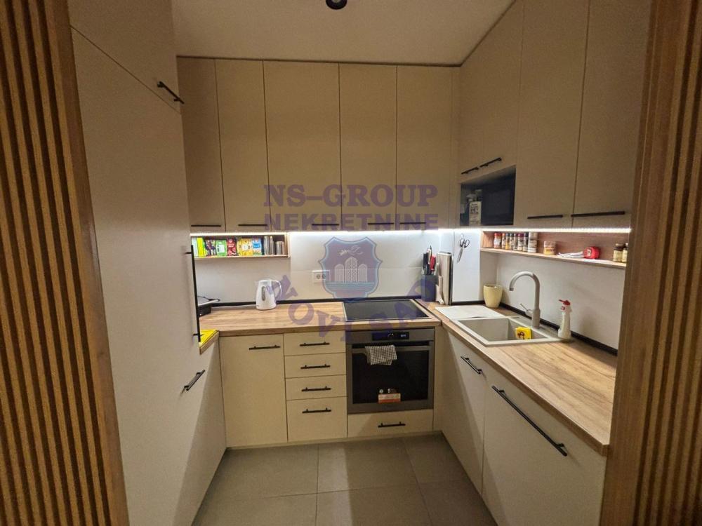 Slika 2 - Prelep četvorosoban stan na Novoj Detelinari