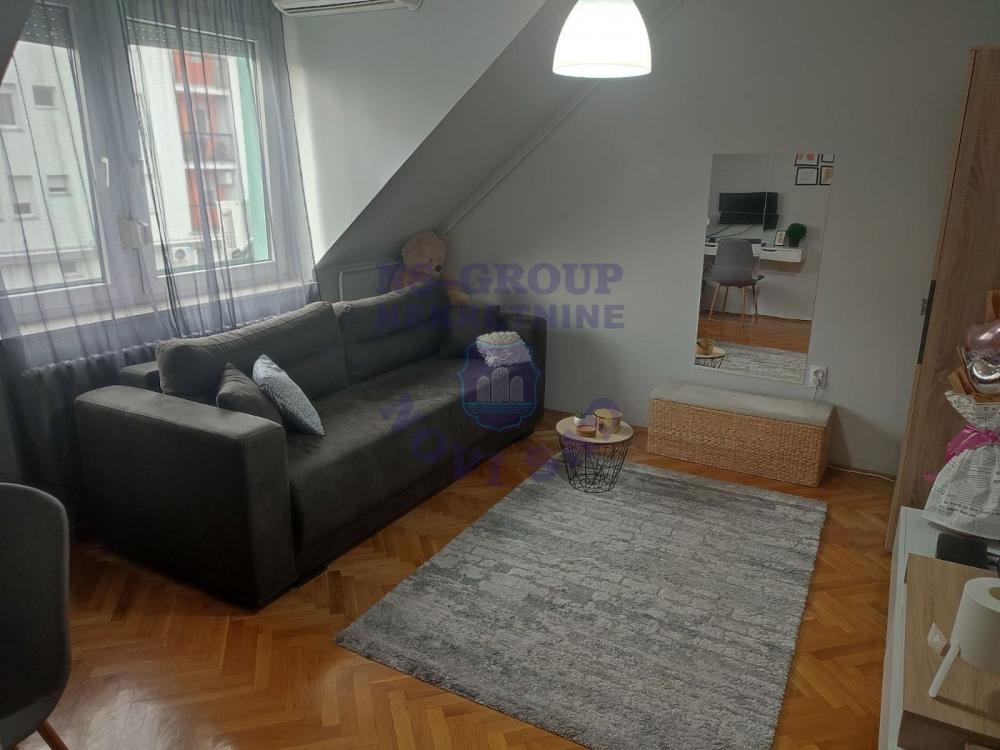 Slika 9 - Troiposoban stan na Podbari 