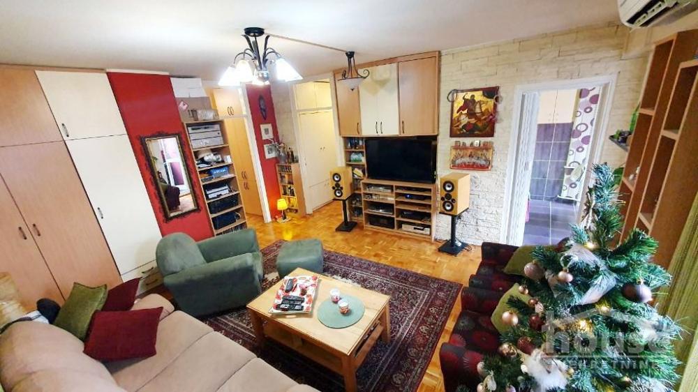 Slika 2 - Stan,NOVI SAD,BULEVAR,kv: 70.00, € 175000, ID: 1065479