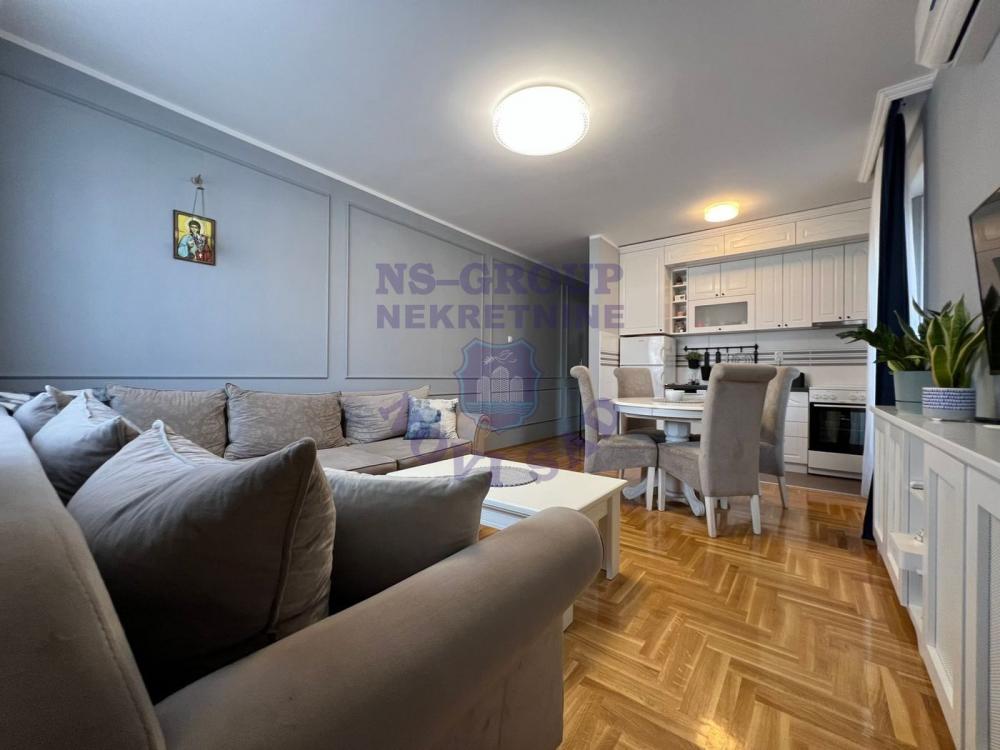 Slika 1 - Trosoban, 52m2, Telep Novi Sad, sa terasom