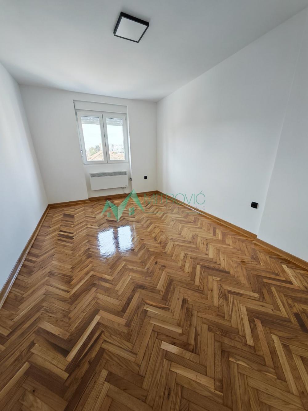 Slika 10 - Cara Dušana, 49m2. Renoviran dvosoban stan. 