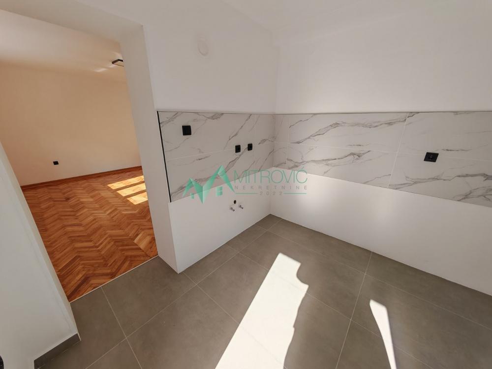 Slika 7 - Cara Dušana, 49m2. Renoviran dvosoban stan. 