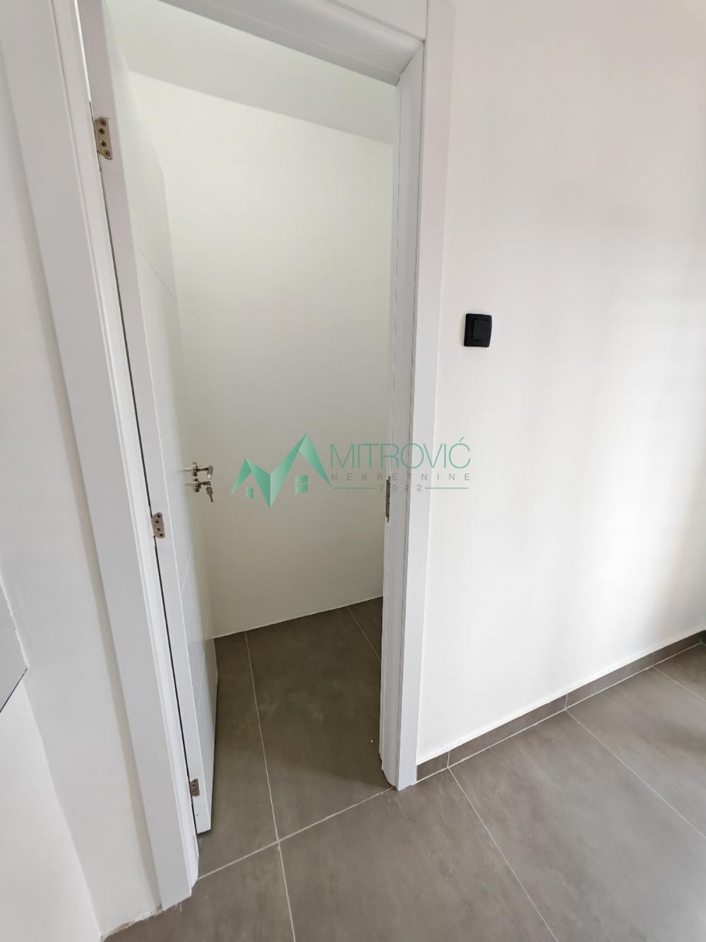 Slika 5 - Cara Dušana, 49m2. Renoviran dvosoban stan. 