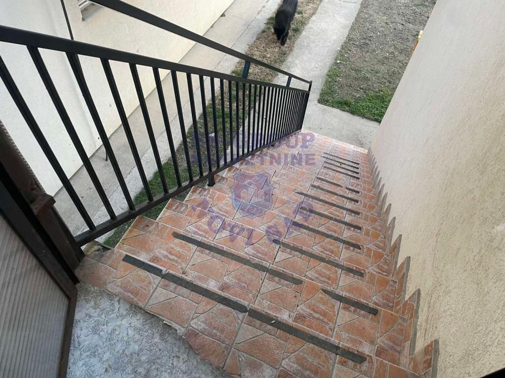 Slika 11 - Odlican jednoiposoban stan na Adicama