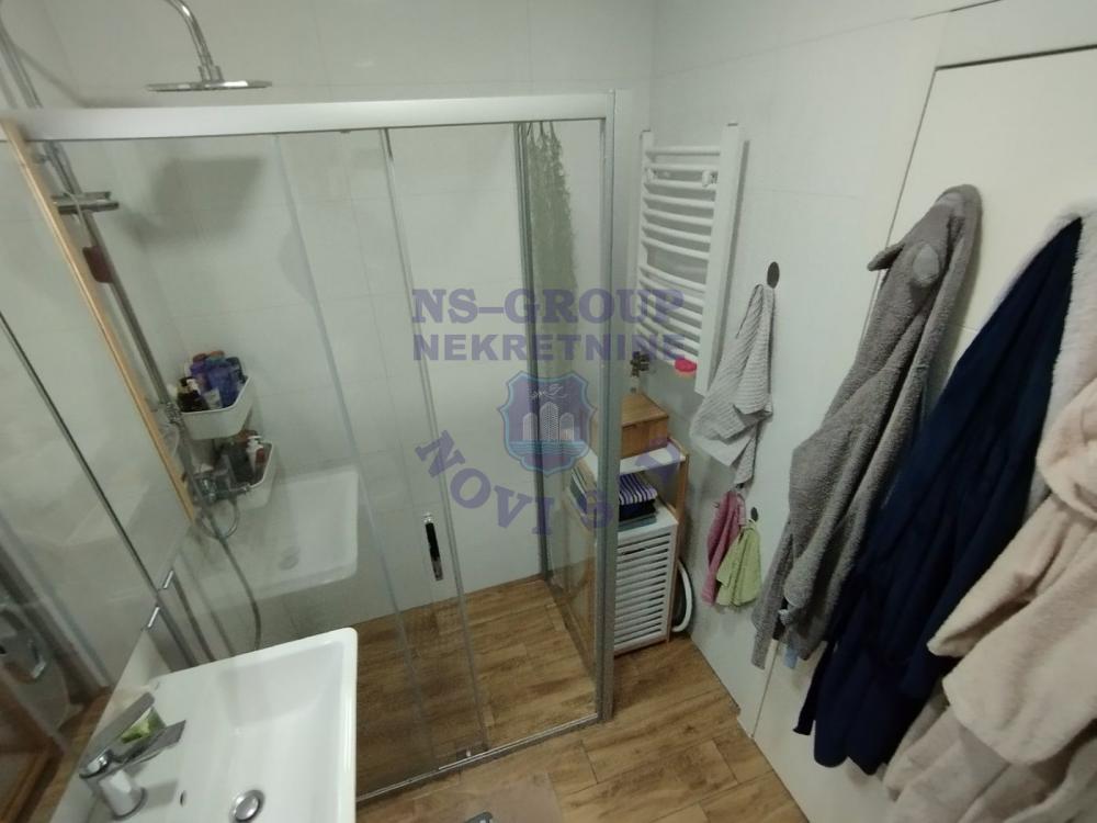 Slika 1 - Prodaja stana, 55m2, Petrovaradin Novi Sad, sa terasom, ima lift