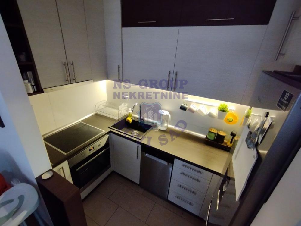 Slika 5 - Prodaja stana, 55m2, Petrovaradin Novi Sad, sa terasom, ima lift