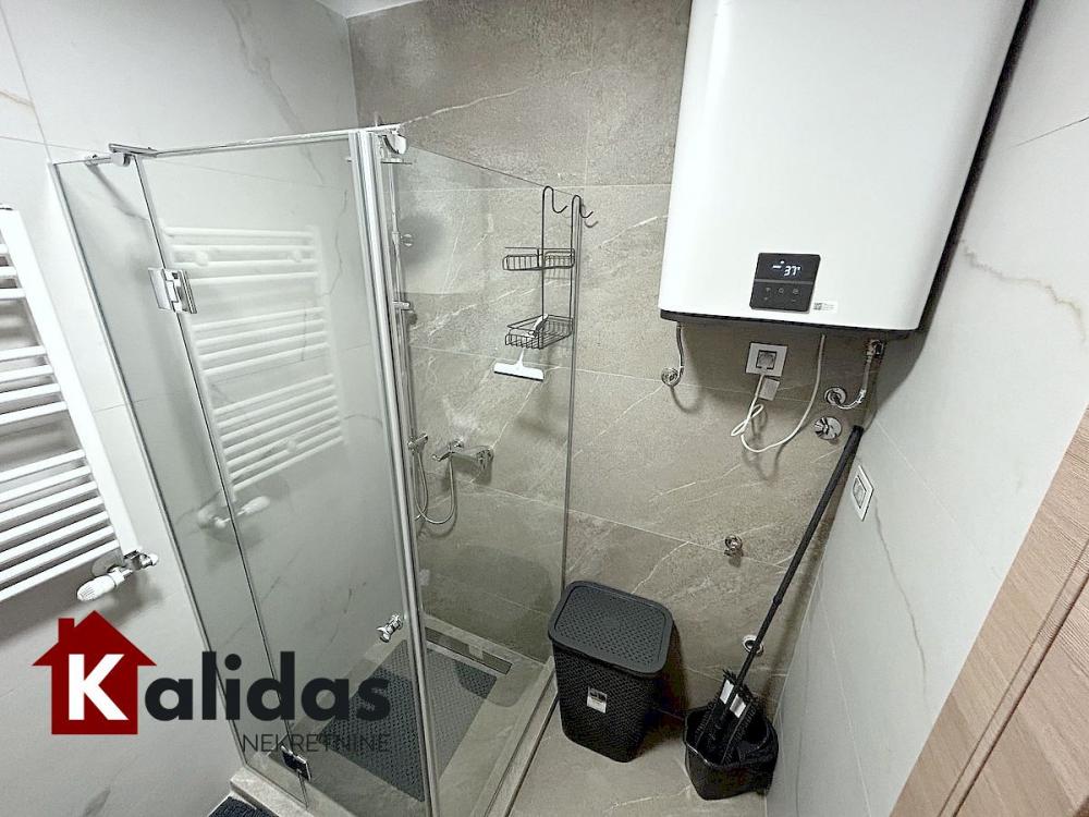 Slika 8 - Stan,NOVI SAD,CENTAR,kv: 24, € 103000, ID: 1008607