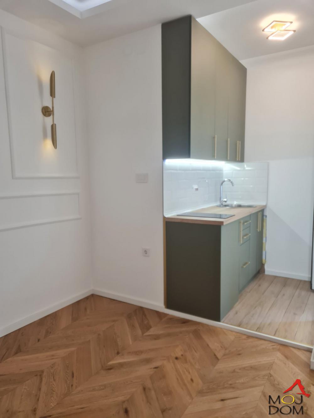 Slika 2 - Stan,NOVI SAD,STARI GRAD,kv: 21, € 92700, ID: 1031346