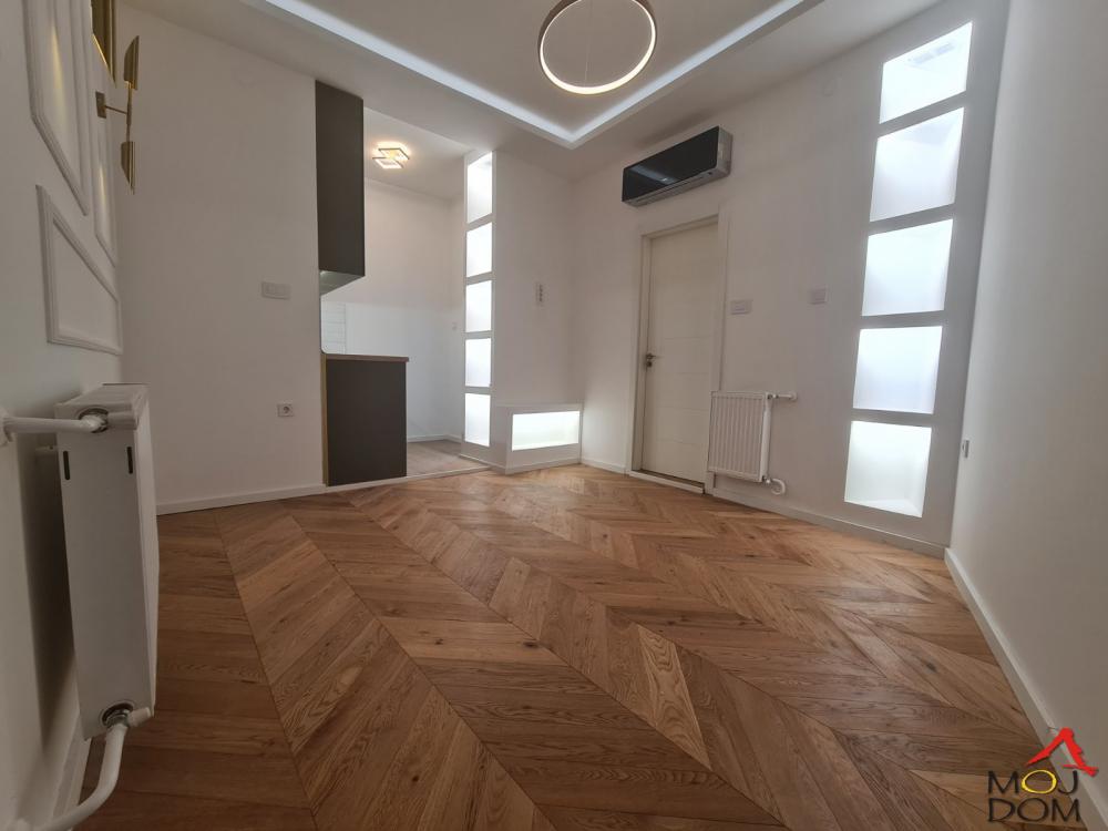 Slika 5 - Stan,NOVI SAD,STARI GRAD,kv: 21, € 92700, ID: 1031346