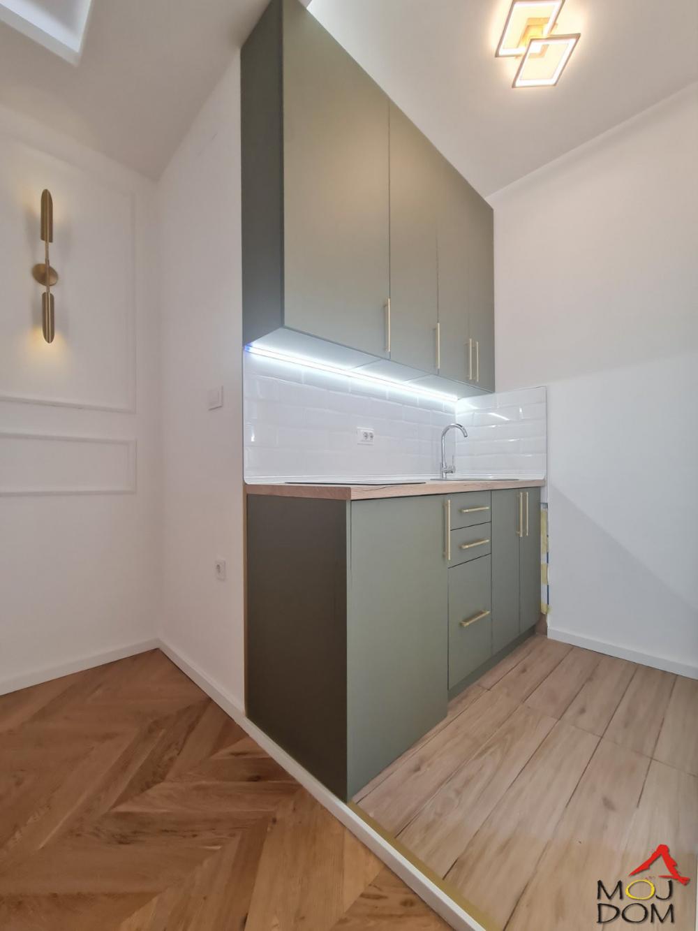 Slika 4 - Stan,NOVI SAD,STARI GRAD,kv: 21, € 92700, ID: 1031346