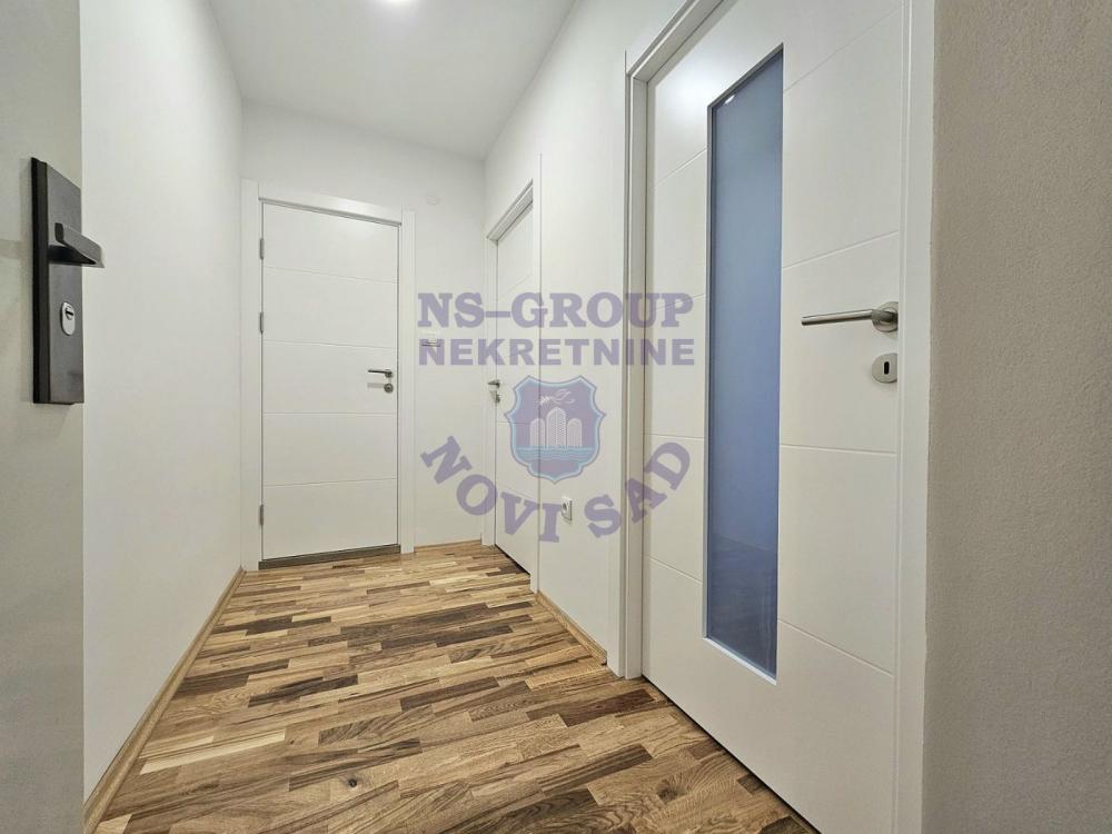 Slika 6 - Dvosoban, 43m2, Adamovićevo naselje Novi Sad, sa terasom