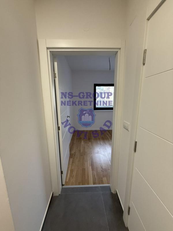 Slika 3 - Dvoiposoban, 50m2, Grbavica Novi Sad, sa terasom, ima lift