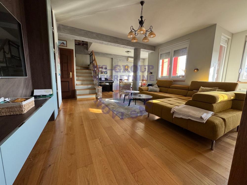 Glavna slika -Cetvorosoban stan na Socijanom 