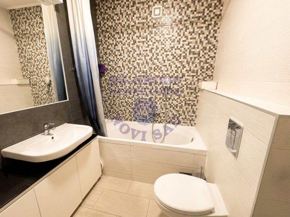 Slika 8 - Trosoban, 61m2, Podbara Novi Sad, sa terasom, ima lift