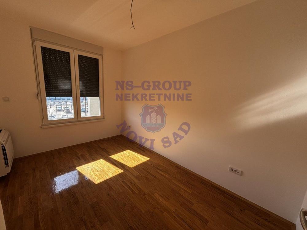 Slika 3 - Prelep porodični stan u Petrovaradin