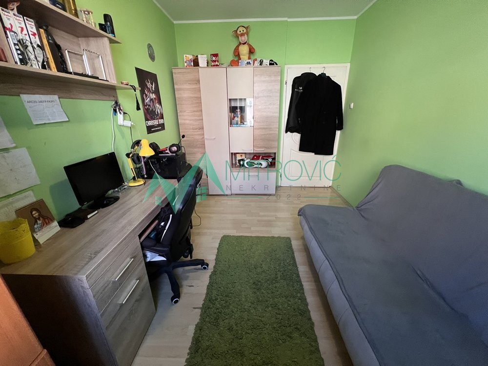 Slika 10 - Novi Sad, Nova Detelinara - Svetao, dobro organizovan trosoban stan sa parking mestom! 