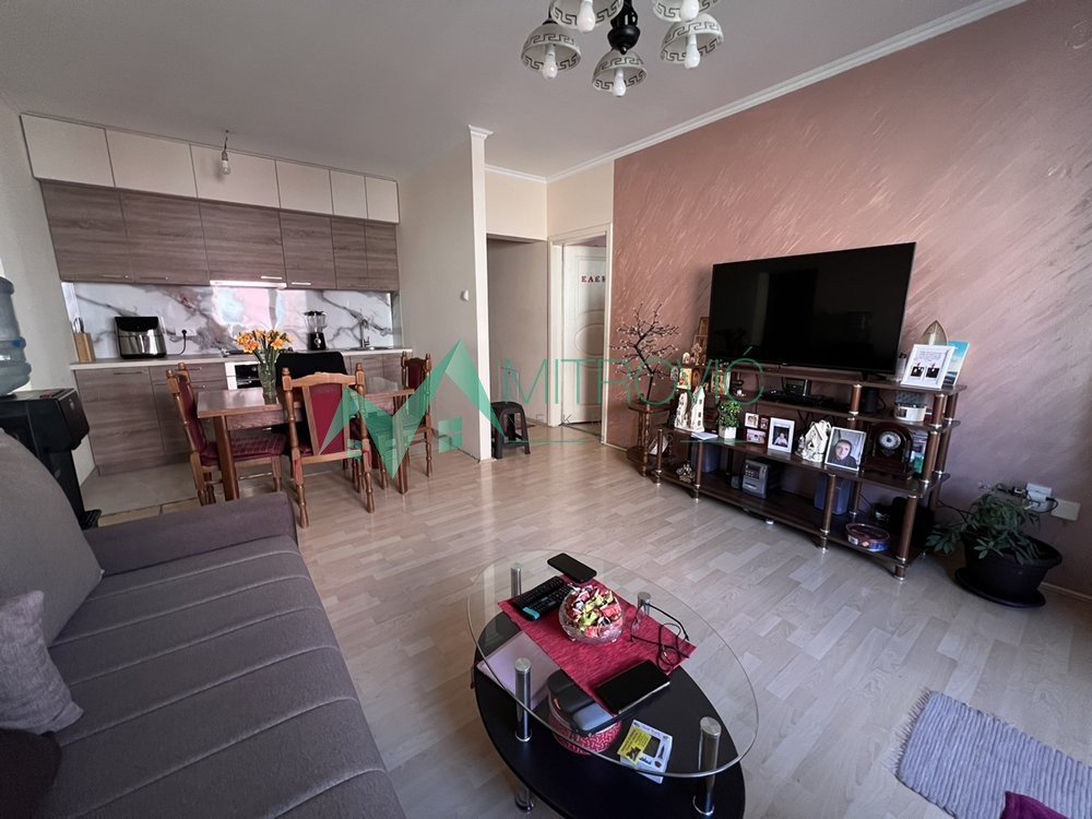 Slika 4 - Novi Sad, Nova Detelinara - Svetao, dobro organizovan trosoban stan sa parking mestom! 