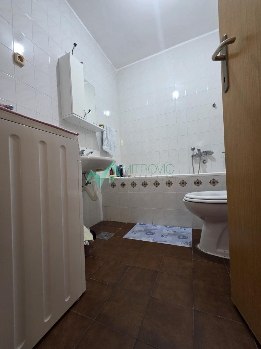 Slika 11 - Stan sa dušom u najlepšem delu Novog naselja 