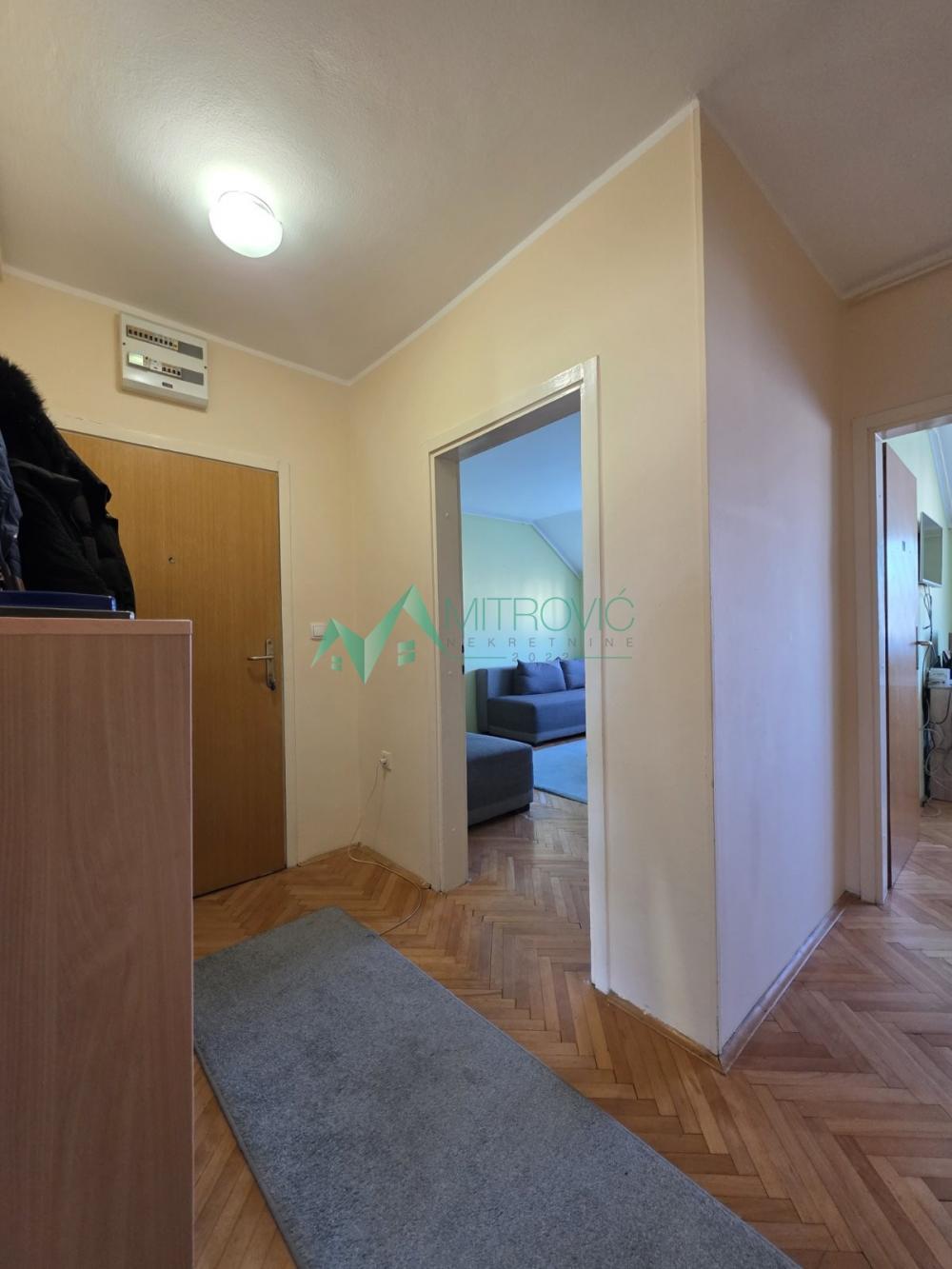 Slika 3 - Stan sa dušom u najlepšem delu Novog naselja 