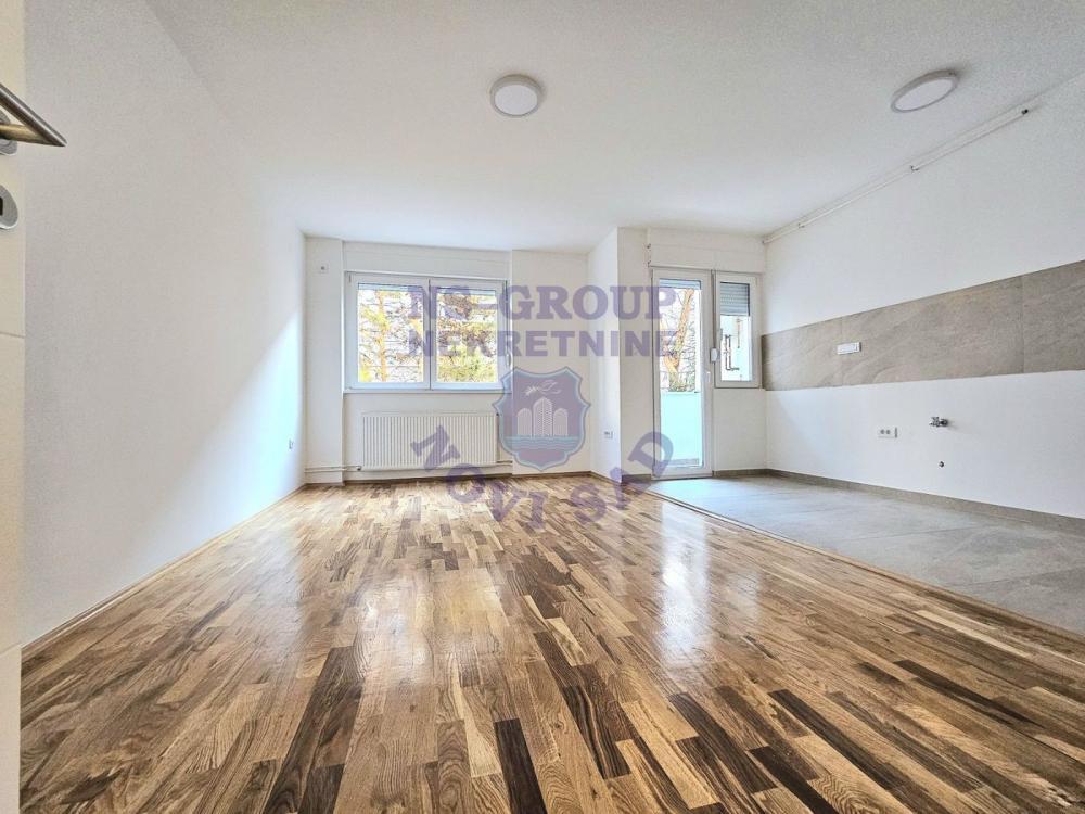 Glavna slika -Dvosoban, 43m2, Adamovićevo naselje Novi Sad, sa terasom