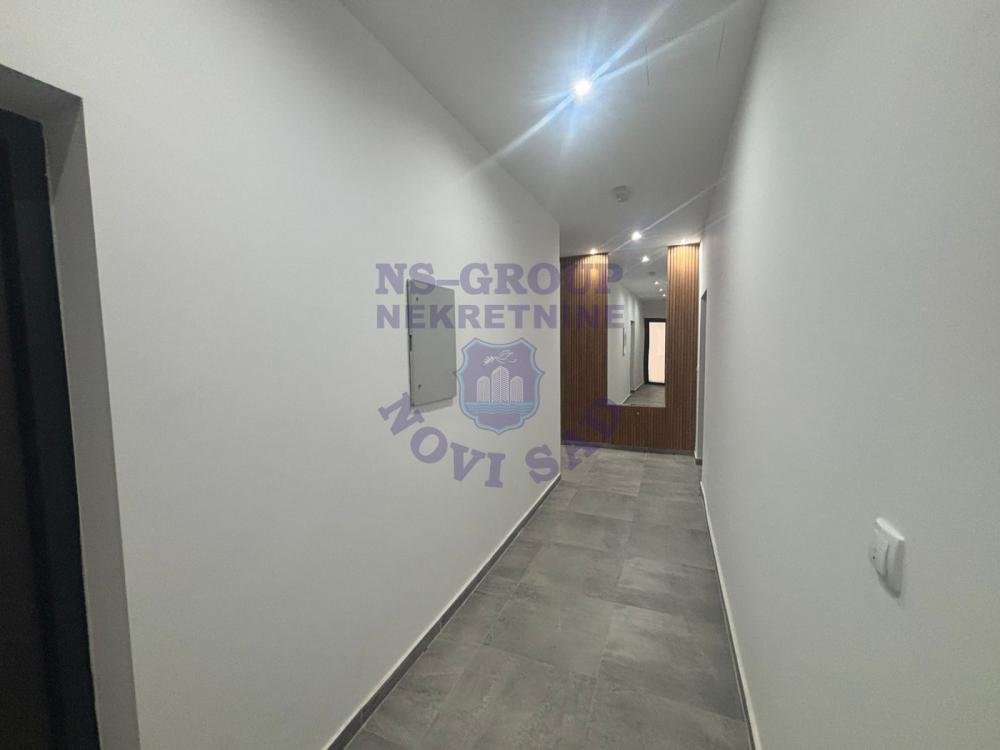 Slika 7 - Jednosoban, 23m2, Salajka (Partizanska ulica) Novi Sad, ima lift