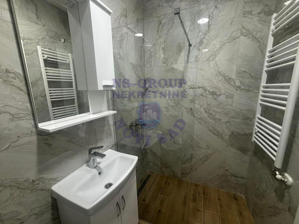 Slika 4 - Jednosoban, 23m2, Salajka (Partizanska ulica) Novi Sad, ima lift