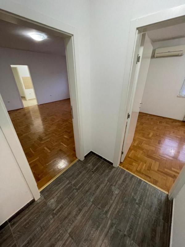 Glavna slika -Dvosoban 50m Centar Novi Sad Vase Pelagića PRODAJE SE ,uknjizen