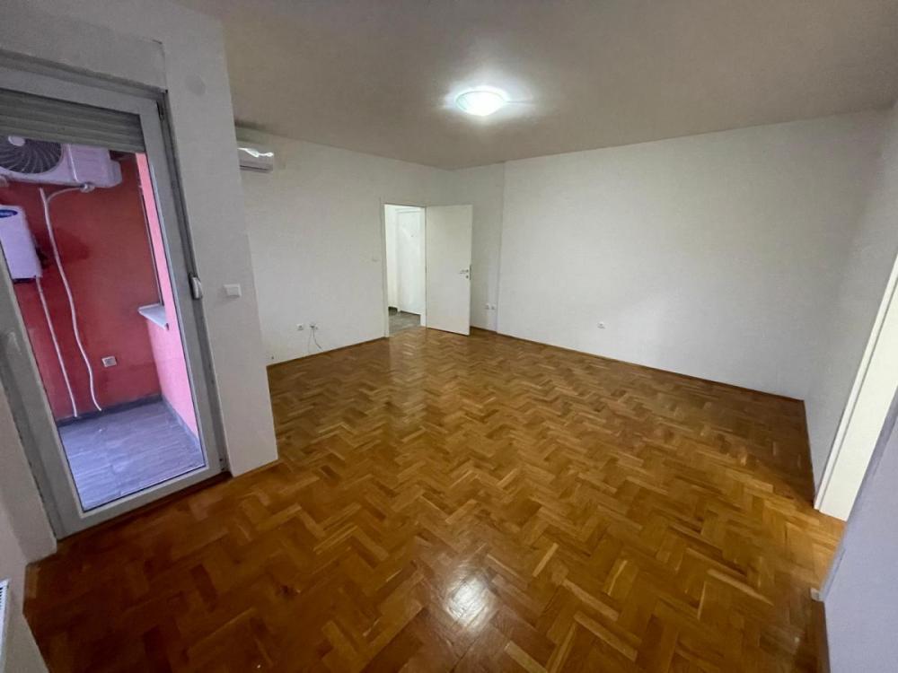 Slika 3 - Dvosoban 50m Centar Novi Sad Vase Pelagića PRODAJE SE ,uknjizen