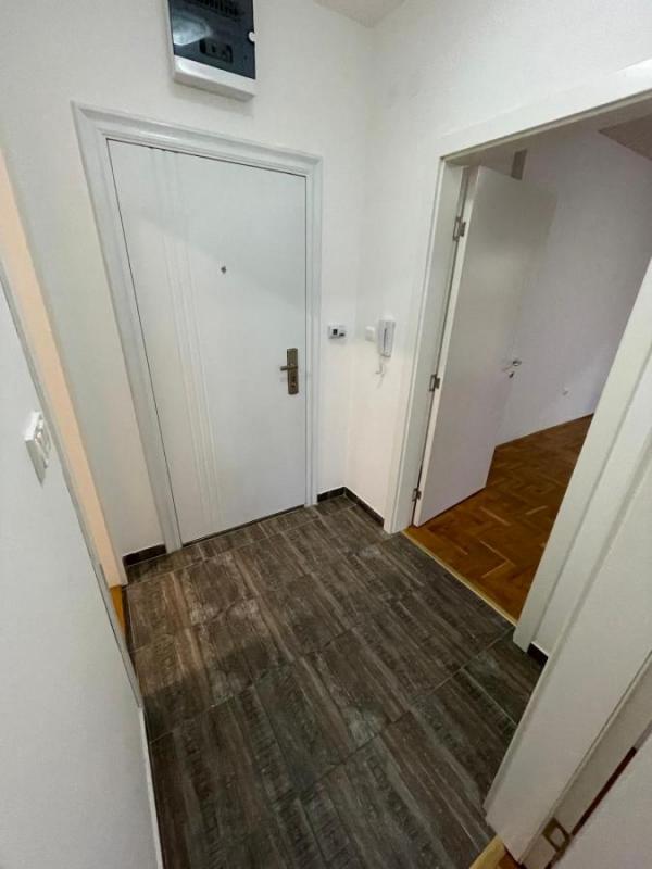 Slika 4 - Dvosoban 50m Centar Novi Sad Vase Pelagića PRODAJE SE ,uknjizen