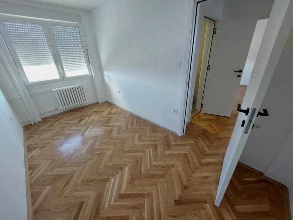 Slika 5 - Stan,NOVI SAD,BULEVAR,kv: 64, € 174500, ID: 1019273