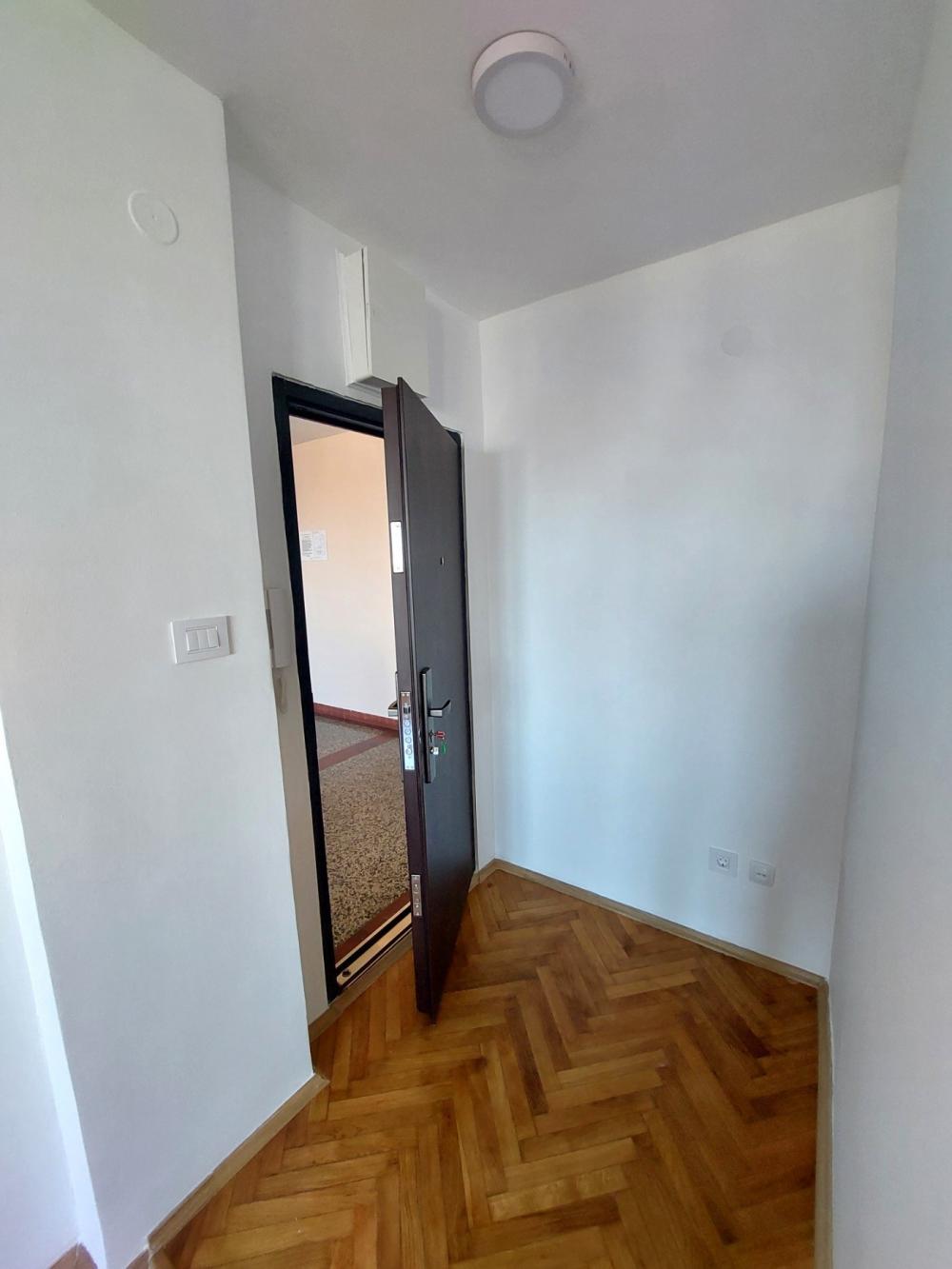 Slika 6 - Stan,NOVI SAD,BULEVAR,kv: 64, € 174500, ID: 1019273