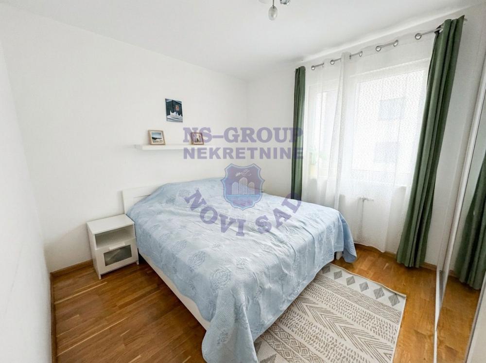 Slika 3 - Trosoban, 61m2, Podbara Novi Sad, sa terasom, ima lift