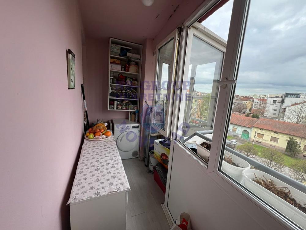 Slika 8 - Fantastičan trosoban stan, sa garažom - Socijalno!