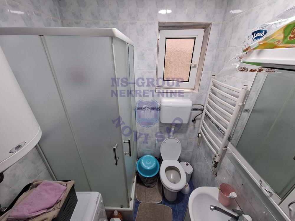 Slika 8 - Jednoiposoban, 40m2, Socijalno Novi Sad, sa terasom