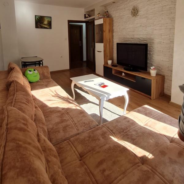 Slika 1 - Savršen stan na izuzetno traženoj lokaciji u neposrednoj blizini Bulevara oslobođenja.