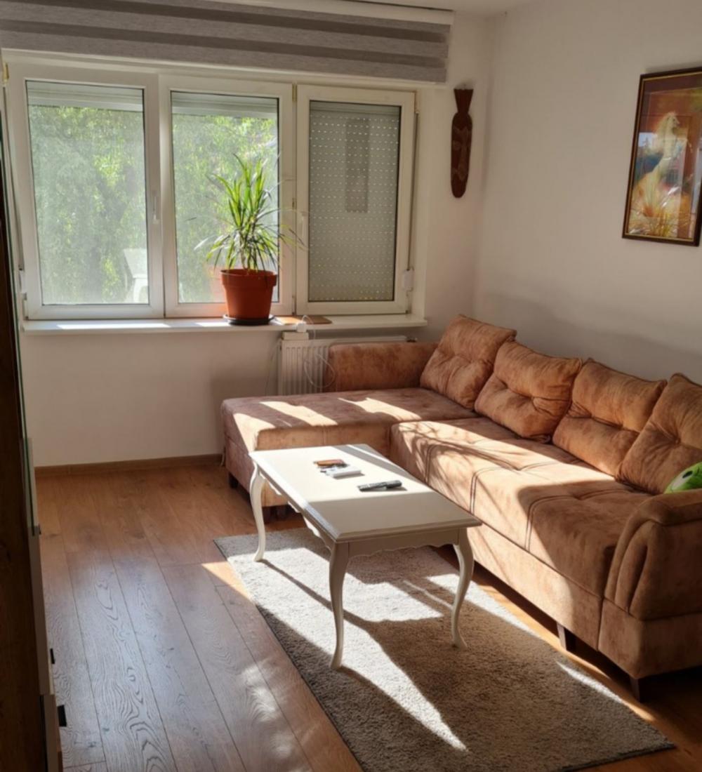 Slika 2 - Savršen stan na izuzetno traženoj lokaciji u neposrednoj blizini Bulevara oslobođenja.