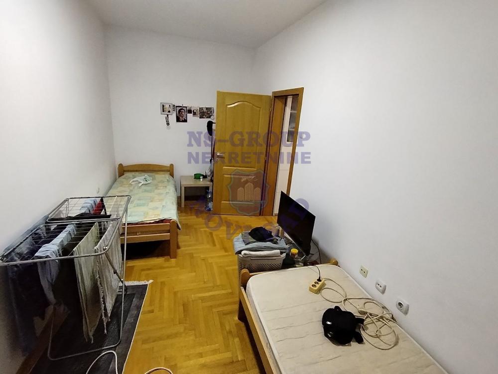 Slika 3 - Bulevar. Uknjižena nekretnina lepog i funkcionalnog rasporeda.