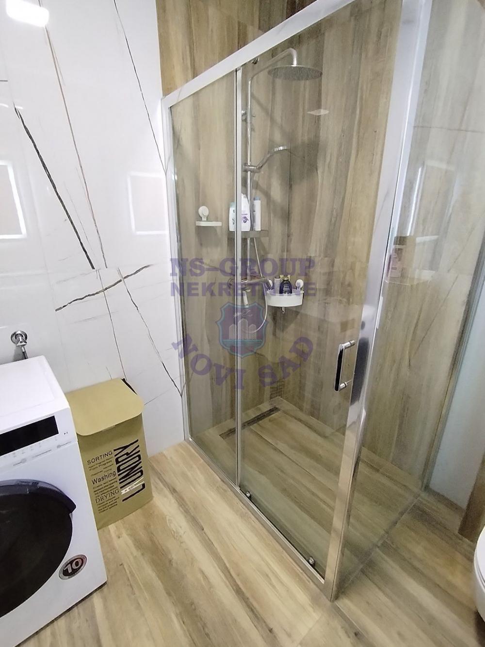 Slika 6 - Fantastičan uknjižen stan u urbanoj vili na Petrovaradinu.