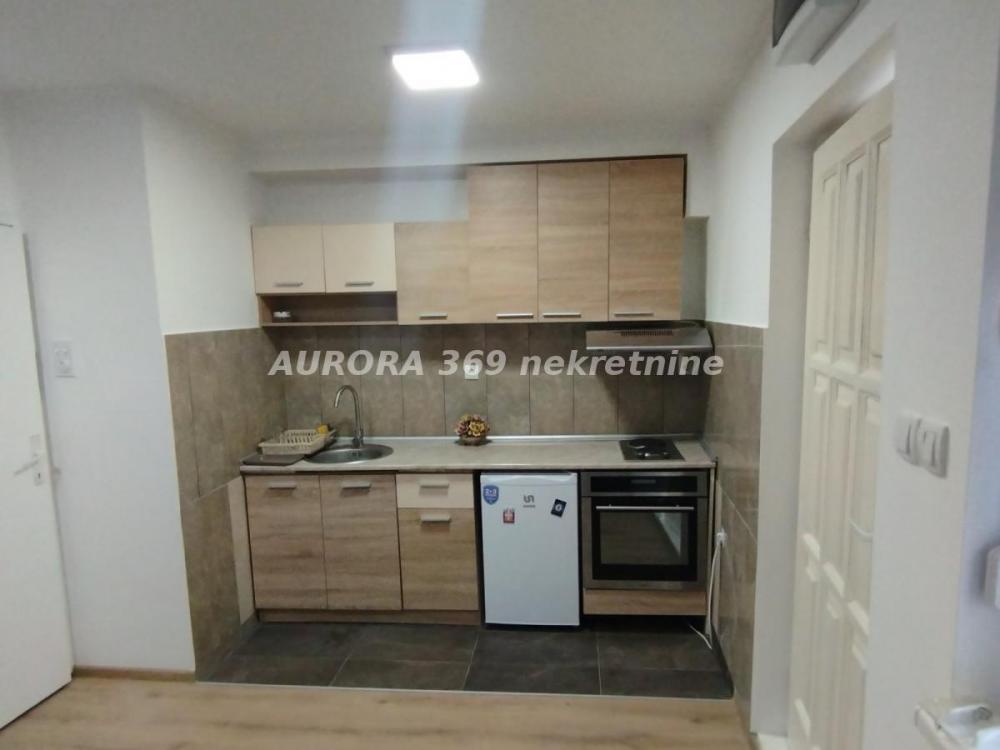 Slika 2 - NOVI SAD, GRBAVICA, JEDNOIPOSOBAN, 31m2, RENOVIRAN