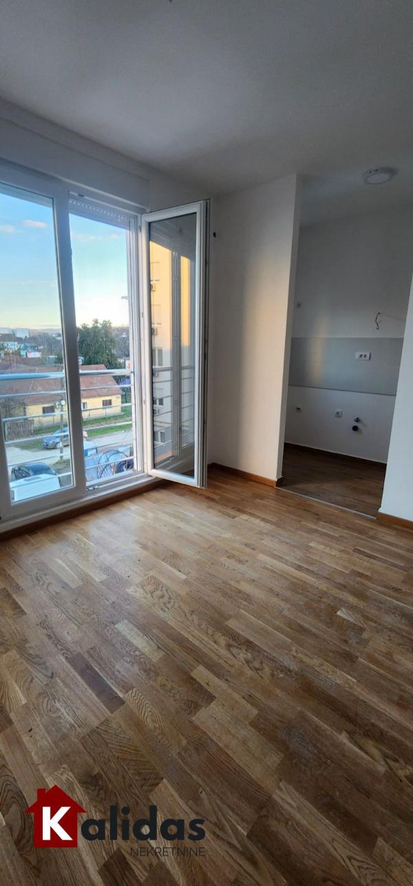 Slika 8 - Stan,PETROVARADIN,PETROVARADIN,kv: 37, € 103000, ID: 1008611